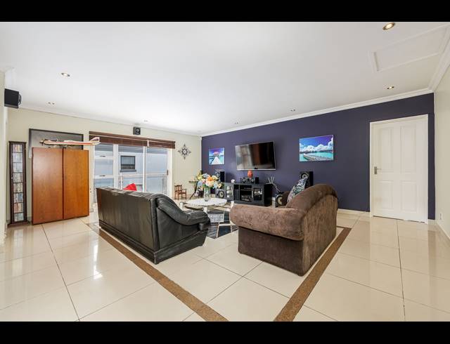 6 BEDROOM HOUSE FOR SALE IN ROUXVILLE